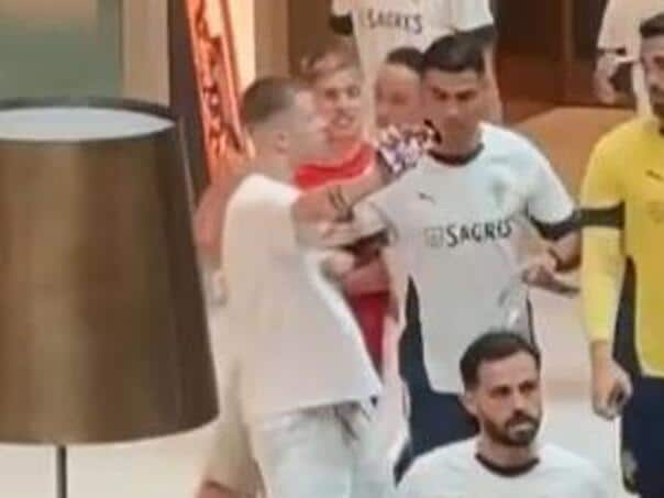 Cristiano Ronaldo pushed a fana trying to make a selfie