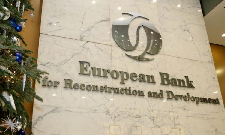 The EBRD records moderate economic growth, while trade barriers threaten stability