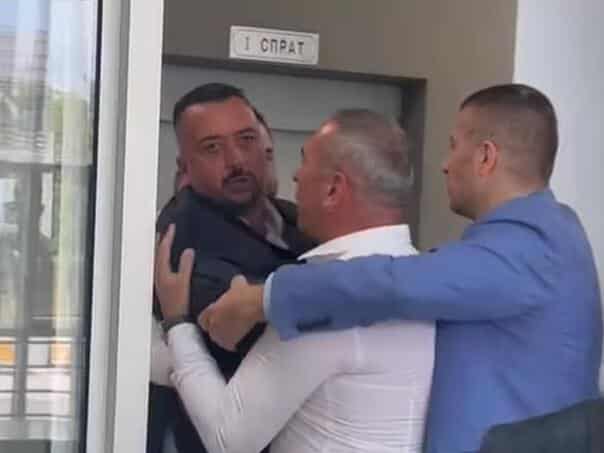 Chaos in the Mean Eastern New Sarajevo: Seselj and Kostović clashed