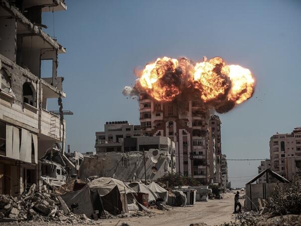 Israel continues the attacks on Gaza city: Thousands of Palestinians avoided during the night