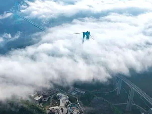 China opened the highest bridge in the world: the top of the structure reaches clouds
