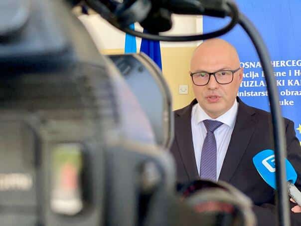 Excellent news: 136 students returned from foreign Canton from abroad
