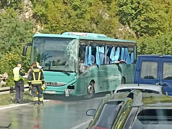 Traffic suspended on the road MP Tuzla-Srebrenik for accident