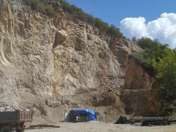 A quarry worker was killed in Bihać, known his identity