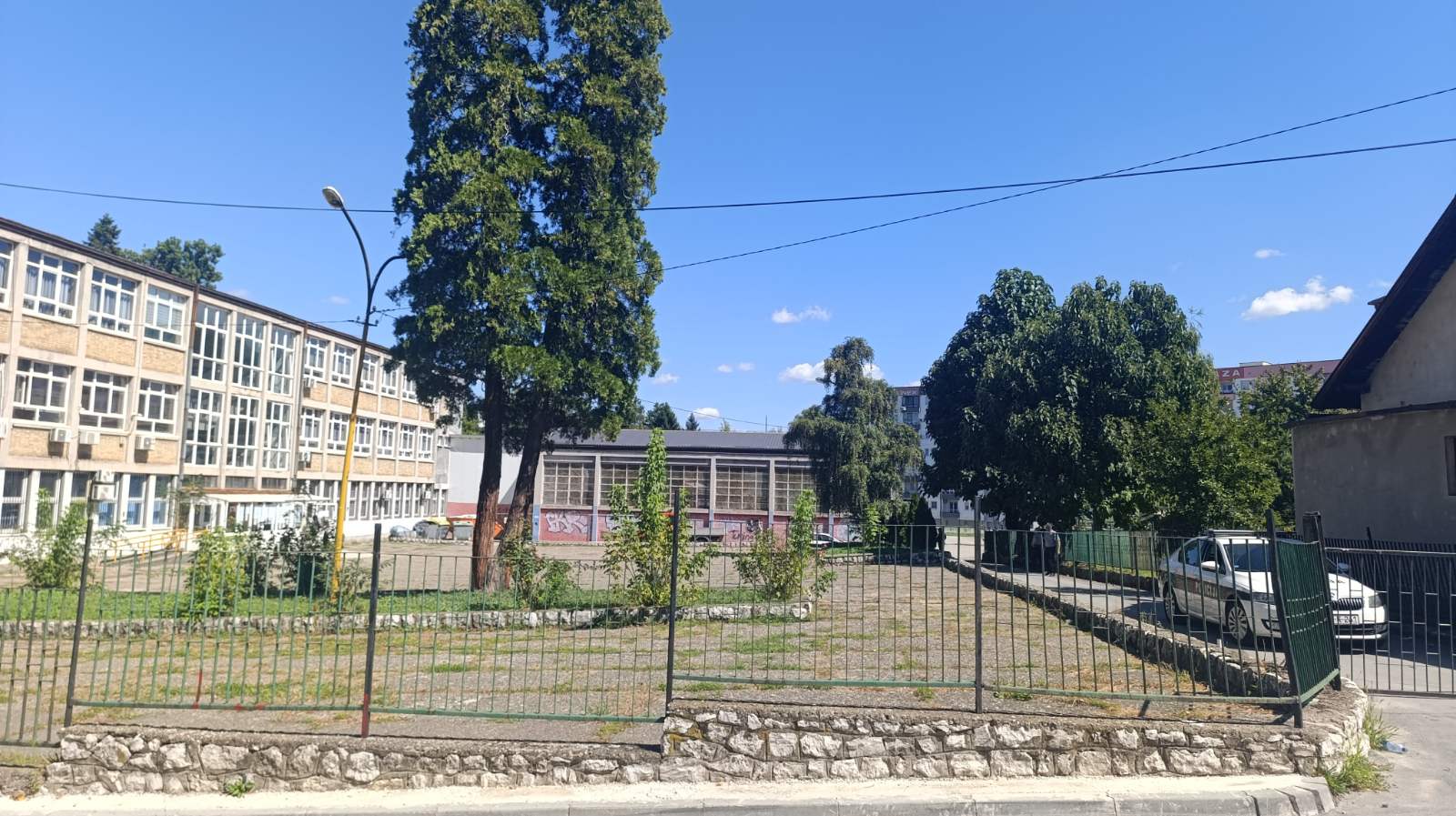 Near the primary school “Creek” in Tuzla occurred this morning: the incident: a seventeen-year-old hospitalized at the Clinic for Anesthesiology and Reanimythology UKC Tuzla
