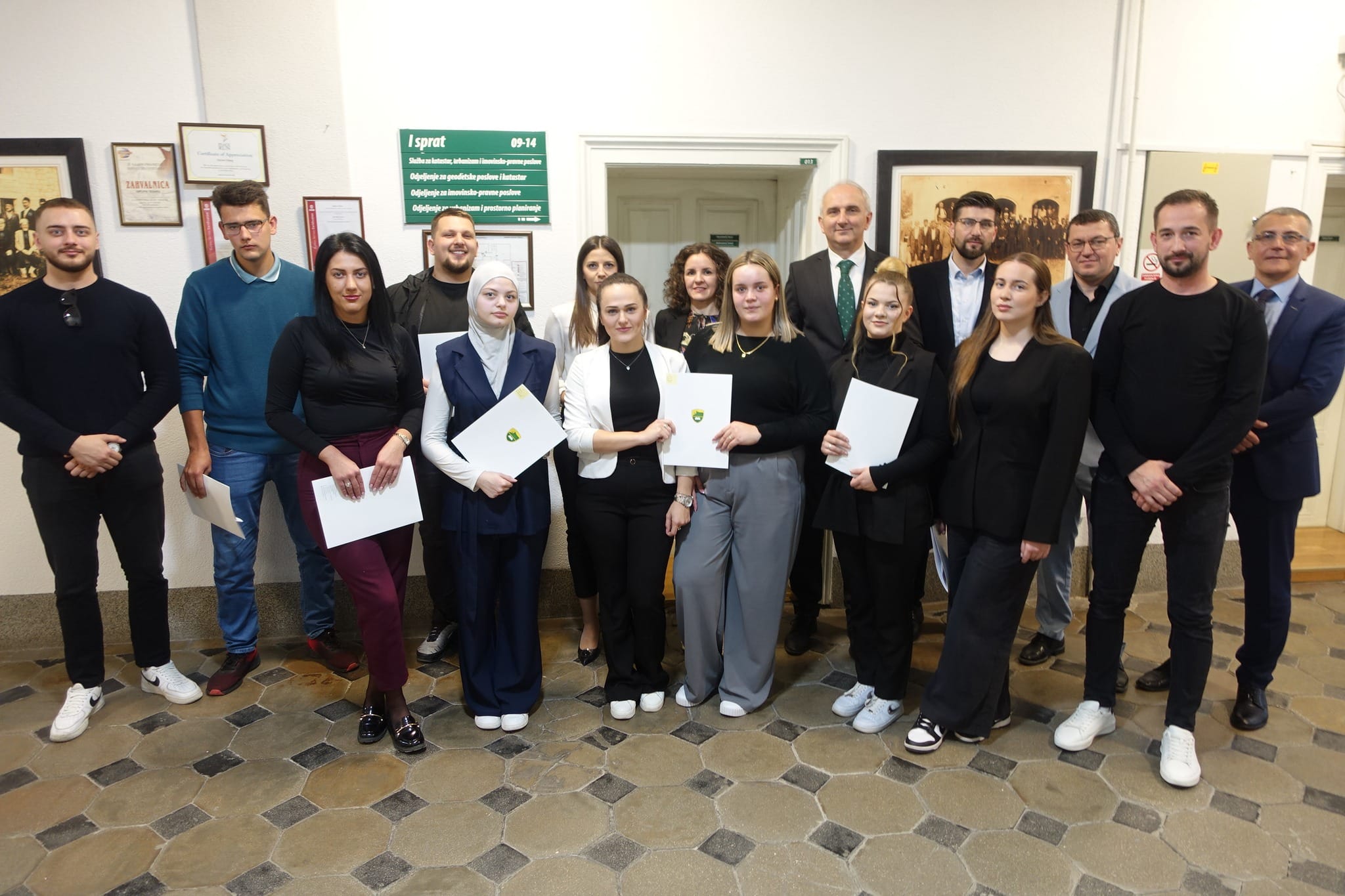Tešanj municipality signed incentive contracts with nine young entrepreneurs within the Start up program