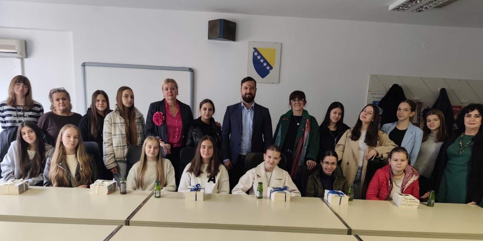Visit of students, teachers and representatives of Gallery Revival, Ministry of Education, Science, Culture and Sports ZDK
