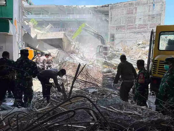 The number of killed in the collapse of the school in Indonesia increased to 63