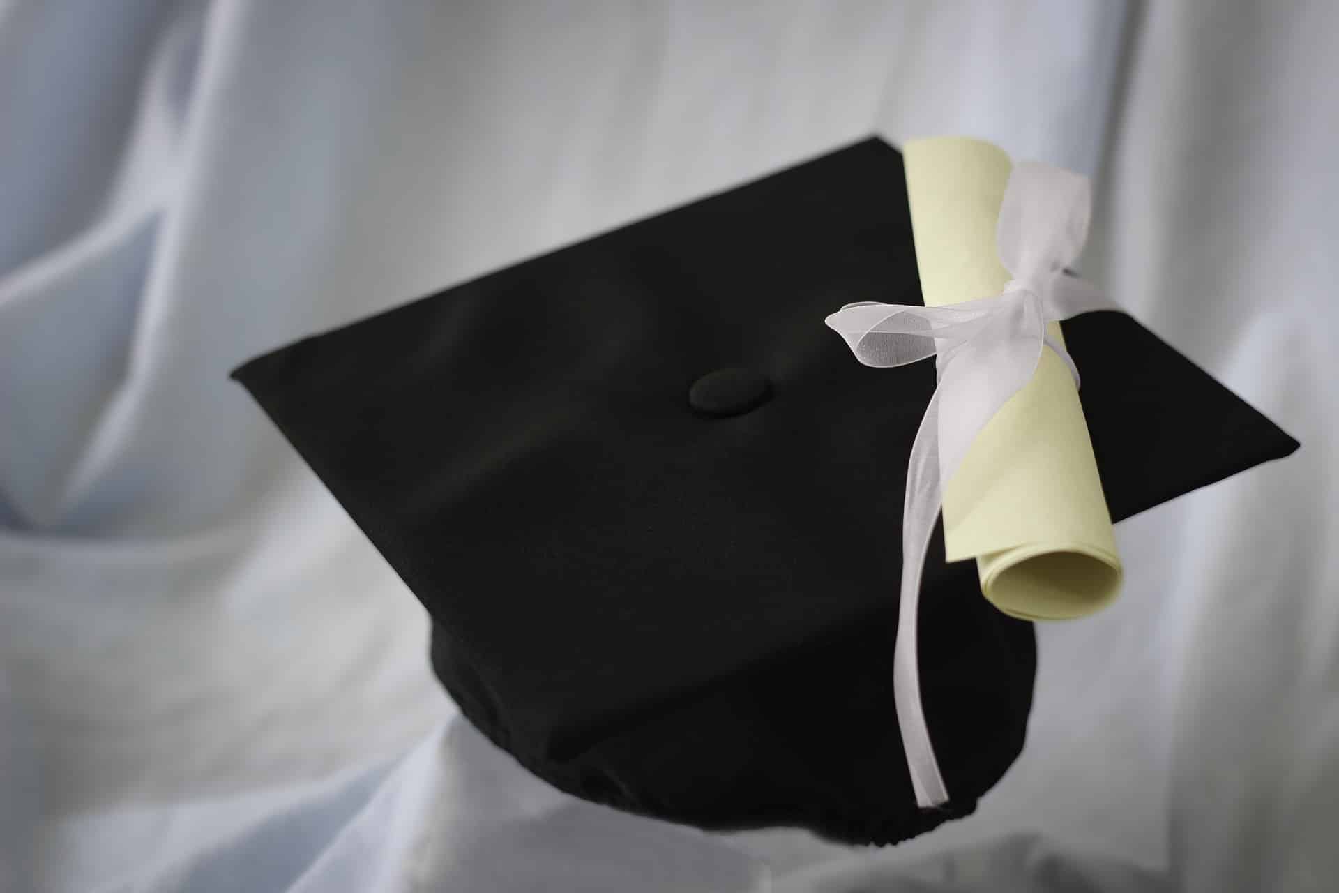 Doubles with private high schools and colleges are not visible by the end: slow trials for fast diplomas