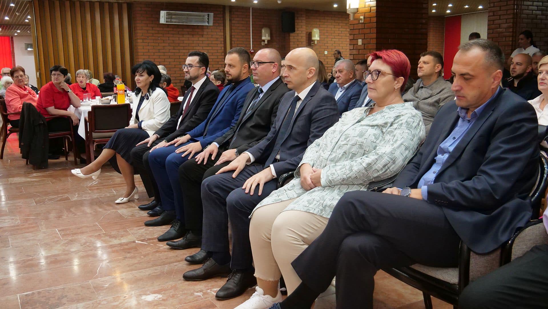 The Government delegation led by Prime Minister Pivić attended the ceremony in the house of pensioners with a stationary ZDK