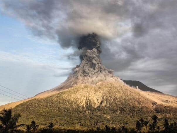 Erupted by lewotobi volcano: ashes reached 10 kilometers height