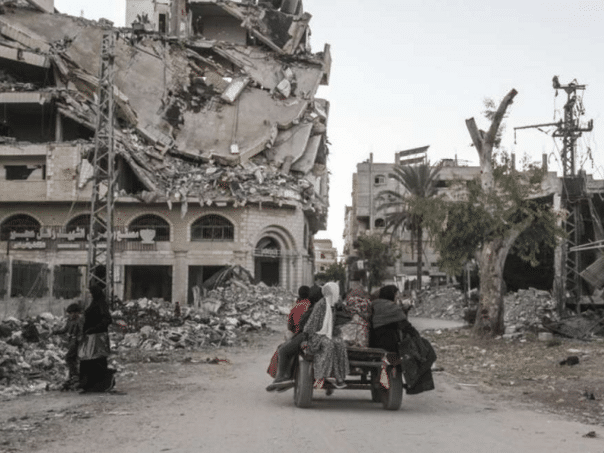 Israel closes the last remaining route for the locals of South Gaza to the north