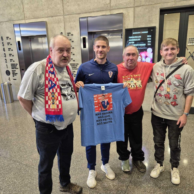Miroslav Areleeček with two friends and Andrew Kramarić