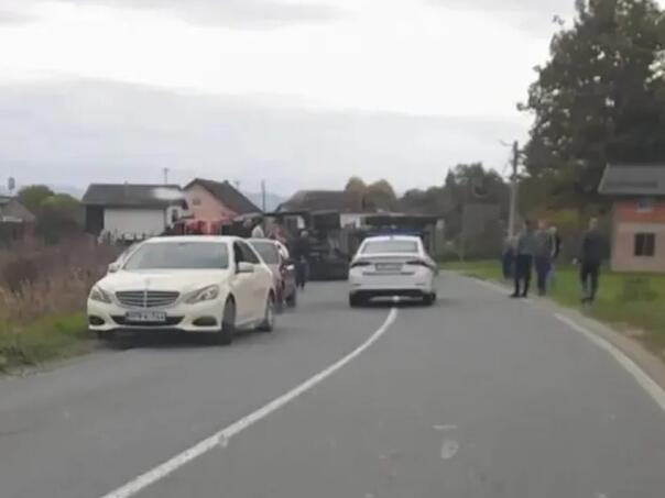 The truck landed off the road, the driver killed