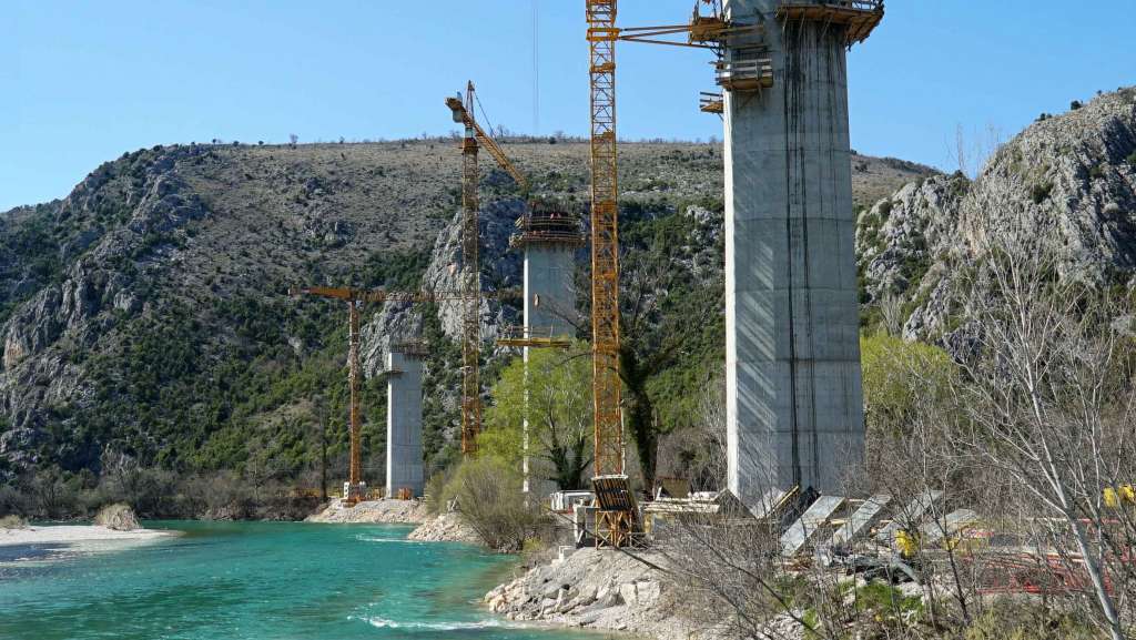 Indictment filed against three officials from BiH for abuse in the construction of the highway