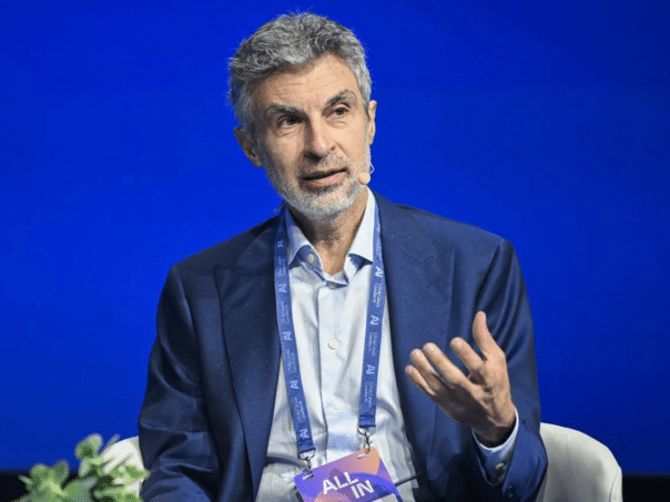 "Godfather" Artificial intelligence warns: AI can take us to a dark road