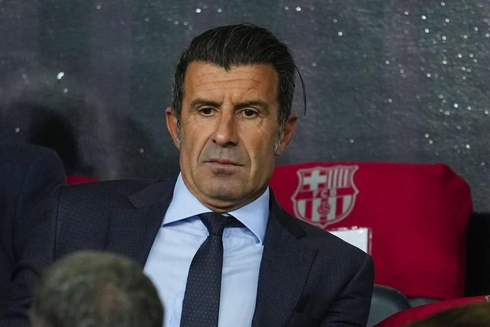 He will never forgive him: Luis Figo whistles and insults in Barcelona
