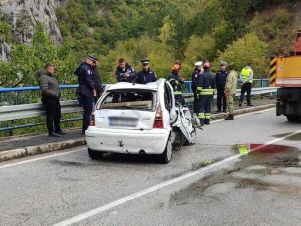 Accident near Visegrad: A car pulled out of the river canyon