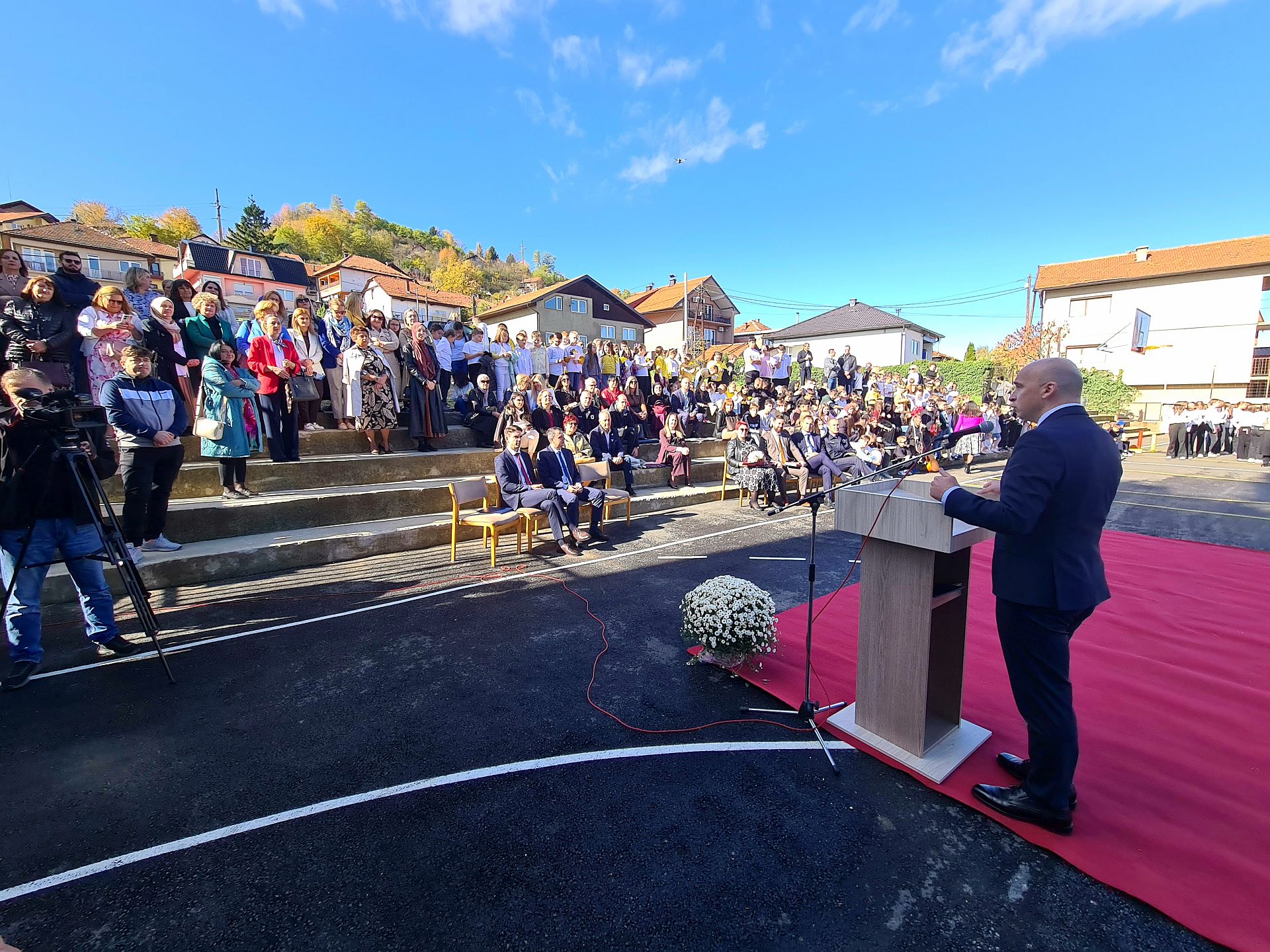 The Government of ZDK financed the renovation of the playground and the construction of a parking lot in Elementary School “Kulin ban” Visoko with 250,000 KM