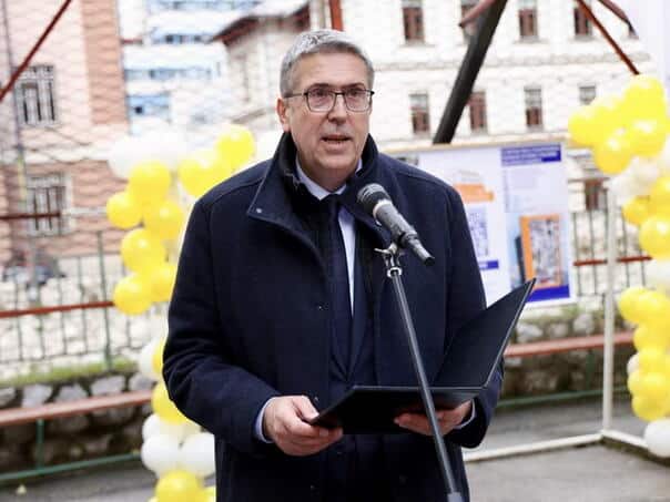 The matched completion of works on the project of renovation of high school in wooden