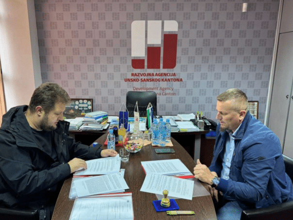 Contract signed on the development of the Strategy sustainable ELECTRICITY OF USC