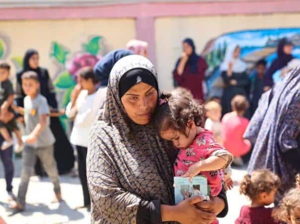 Truce in Gaza is held, but humanitarian aid still does not