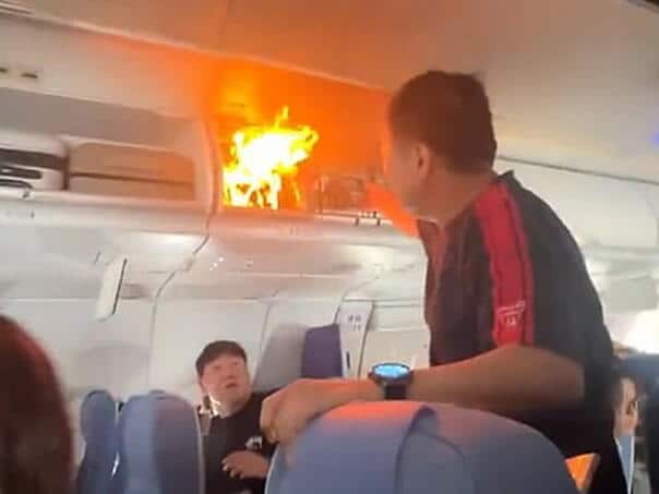 The footage is spreading: A fire broke out in the plane at an altitude of 10,000 meters