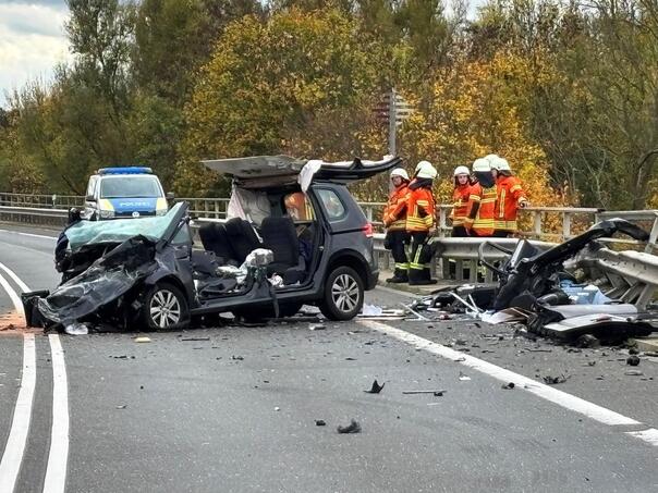 Three people died in a traffic accident, the car ended up in a canal