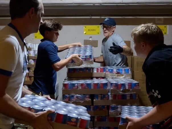 Trump stops paying food aid, soup kitchens expect an influx of the poor