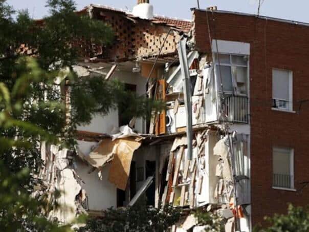 In the center of Madrid collapsed part of a building, three people hurt