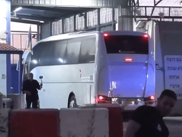Almost 2000 Palestinian prisoners are on buses, 250 served lifelong sentences