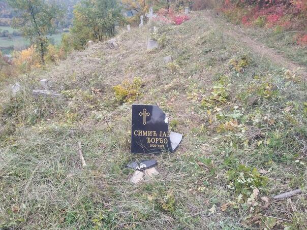 Religious officials in Kakanj condemned the desecration of the Orthodox cemetery in Tičići