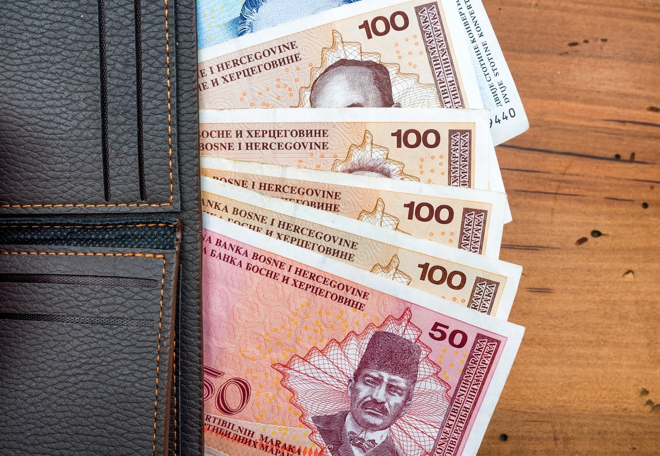 The CBBH reminds of the deadlines for replacing KM banknotes from the period 1998-2009.