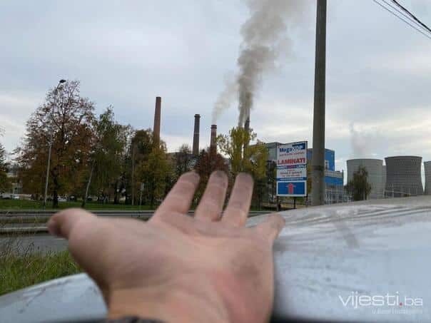 Pollution visible to the eye: Black smoke has been coming out of the chimney of the Tuzla Thermal Power Plant for days