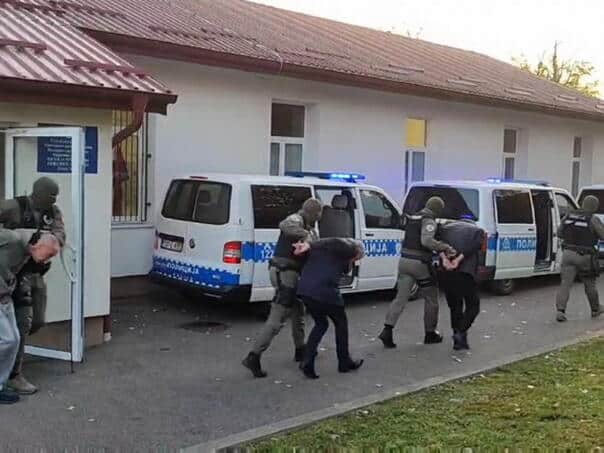 Detention requested for seven arrested in the action "A loop"