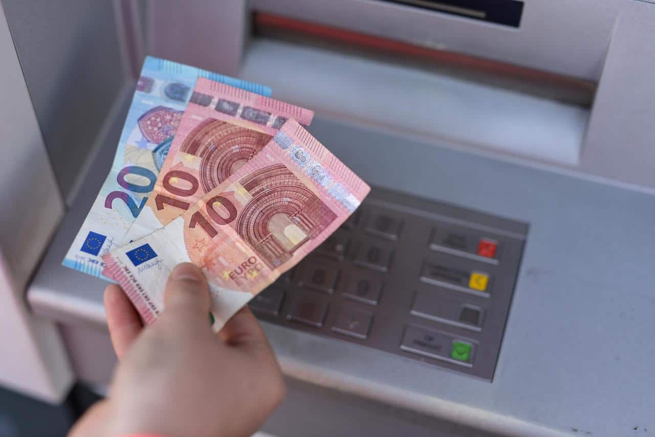 Bulgarian banks ready to switch to the euro
