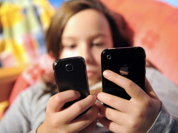France plans to ban mobile phones in secondary schools