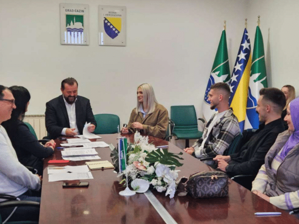 The city of Cazin invests in small businesses, five new contracts worth 33,957 KM