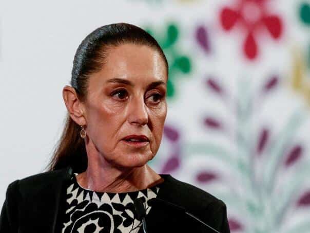 Incident in Mexico: A man tried to kiss and touch President Sheinbaum