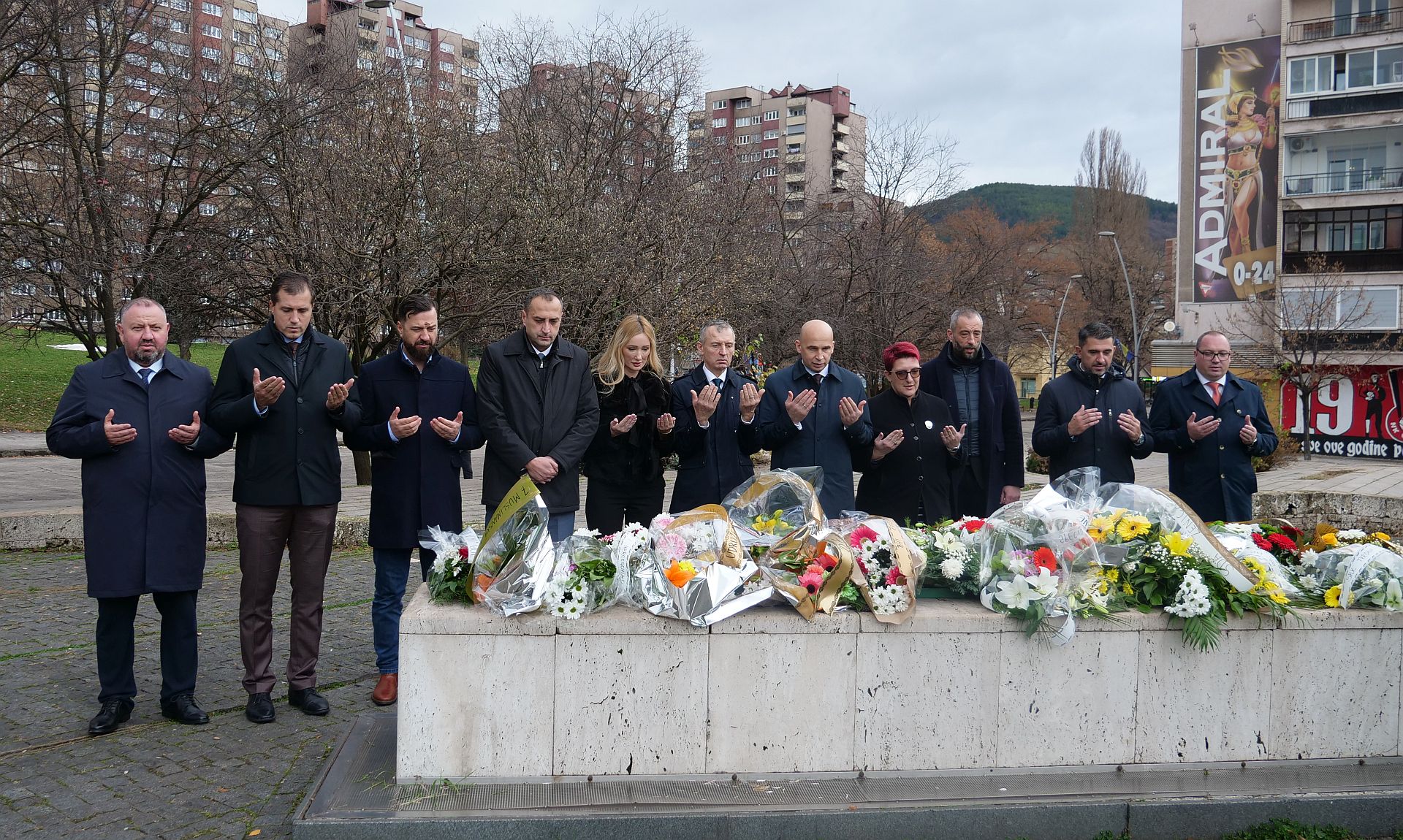 Statehood Day of BiH: Delegation of the Government and Assembly of Zenica-Doboj Canton paid their respects at the “Paper” and “Stone Sleeper” memorials