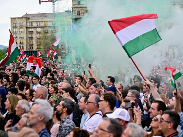 Hungarians massively started transferring savings abroad, the amounts are huge