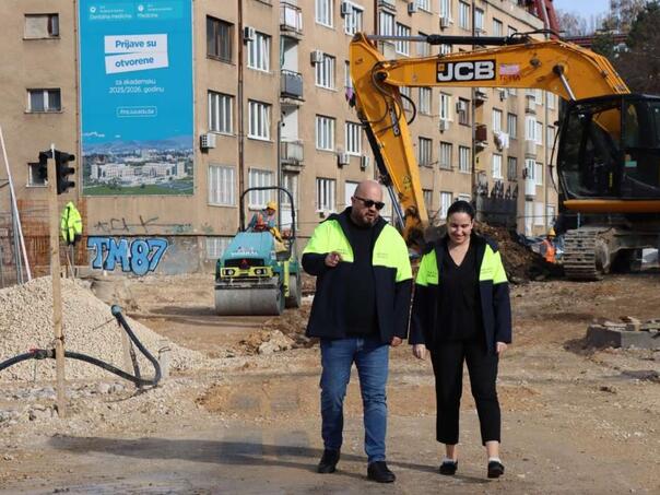 The Minister of Damage and Mayor Karić toured the construction site of the Southern Longitudinal