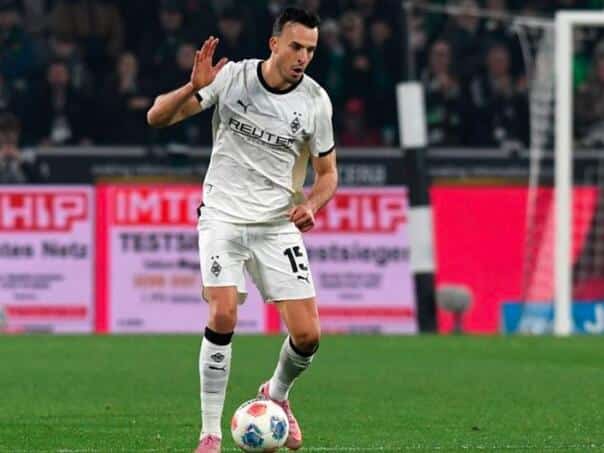 Gladbach fans called out Tabakovic "Bosnian Zlatan"