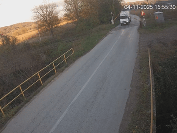An irresponsible driver from Bosnia and Herzegovina crossed the railway line past the ramp and signaling