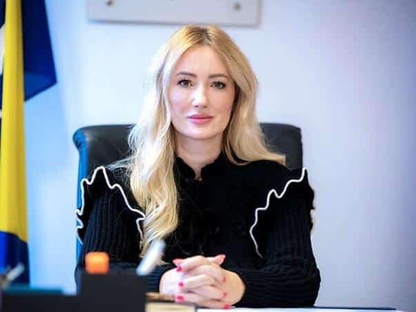 Inserting fillers in a patient’s toilet: Accused cantonal minister Aida Salčinović