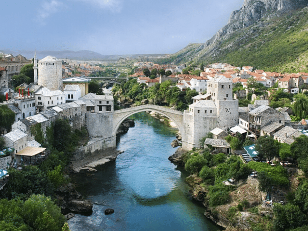 The police prevented the jump from Stari most, the person referred to psychiatry