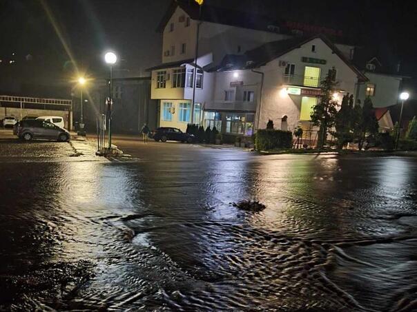 Floods in Bugojno: The river overflowed its banks and threatens houses