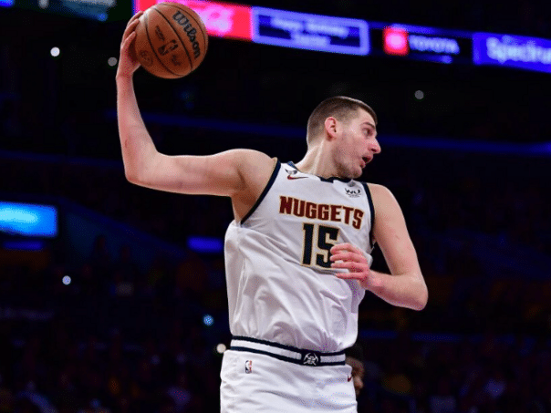 Denver defeats Chicago with a new triple-double from Jokić