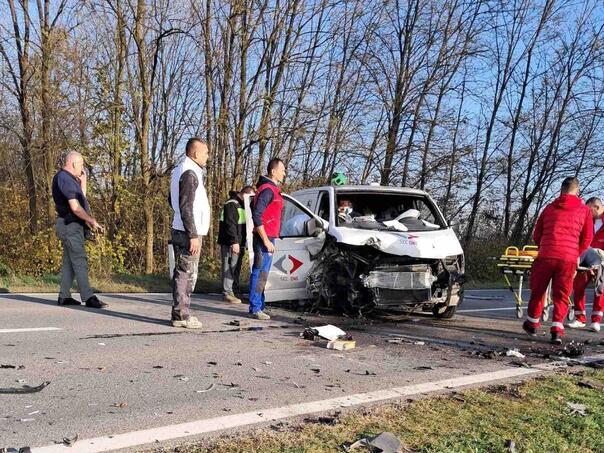 Traffic accident near Lukavac: Three people injured