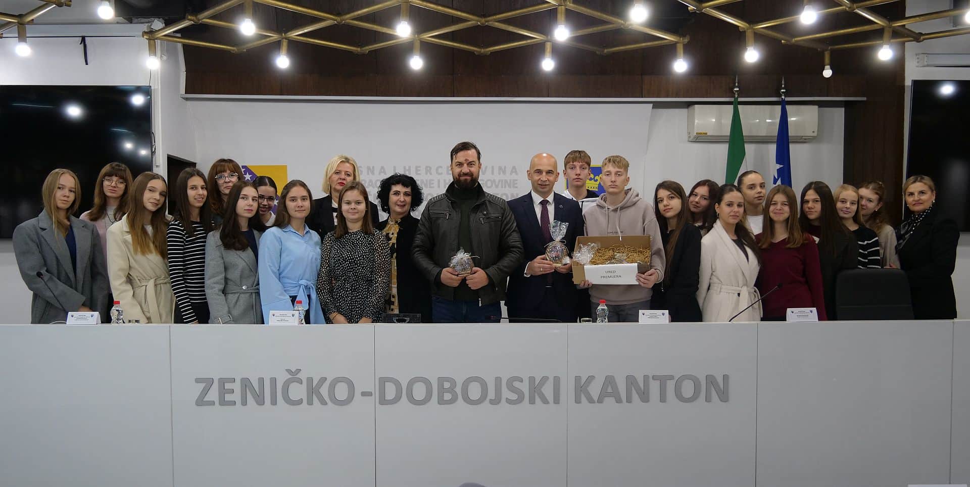 Completion of the project “Souvenirnica”: Prime Minister Pivić hosted students and teachers of Zenica schools